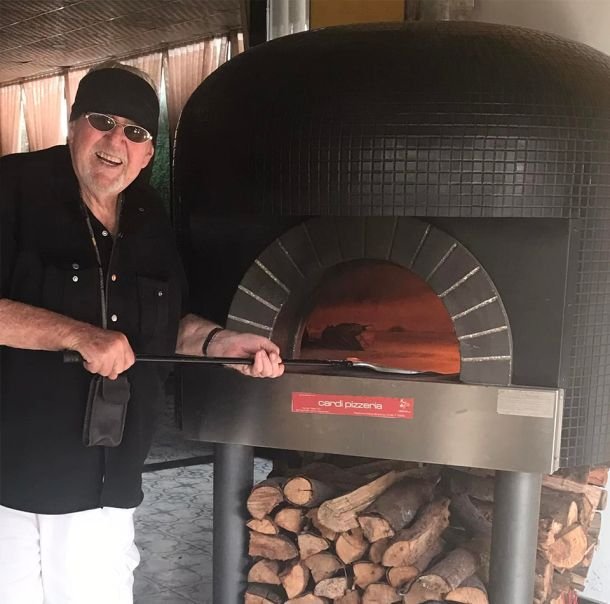 Cardi Pizzeria